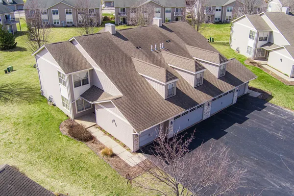 $225,000 | 941 Arvle Circle, Unit 941, Sycamore, IL 60178