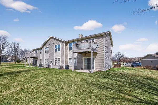 $225,000 | 941 Arvle Circle, Unit 941, Sycamore, IL 60178