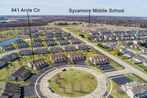$225,000 | 941 Arvle Circle, Unit 941, Sycamore, IL 60178