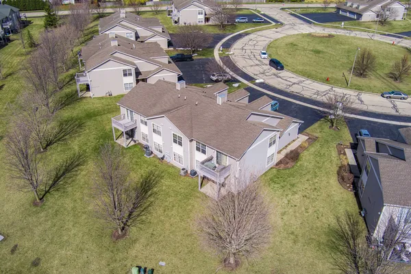 $225,000 | 941 Arvle Circle, Unit 941, Sycamore, IL 60178