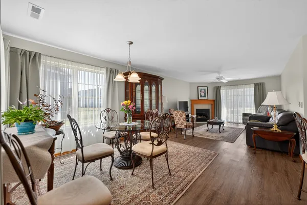 $225,000 | 941 Arvle Circle, Unit 941, Sycamore, IL 60178