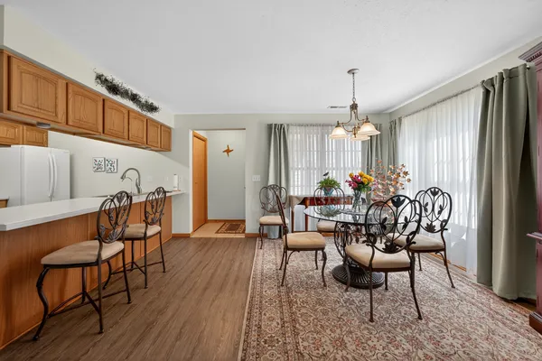 $225,000 | 941 Arvle Circle, Unit 941, Sycamore, IL 60178