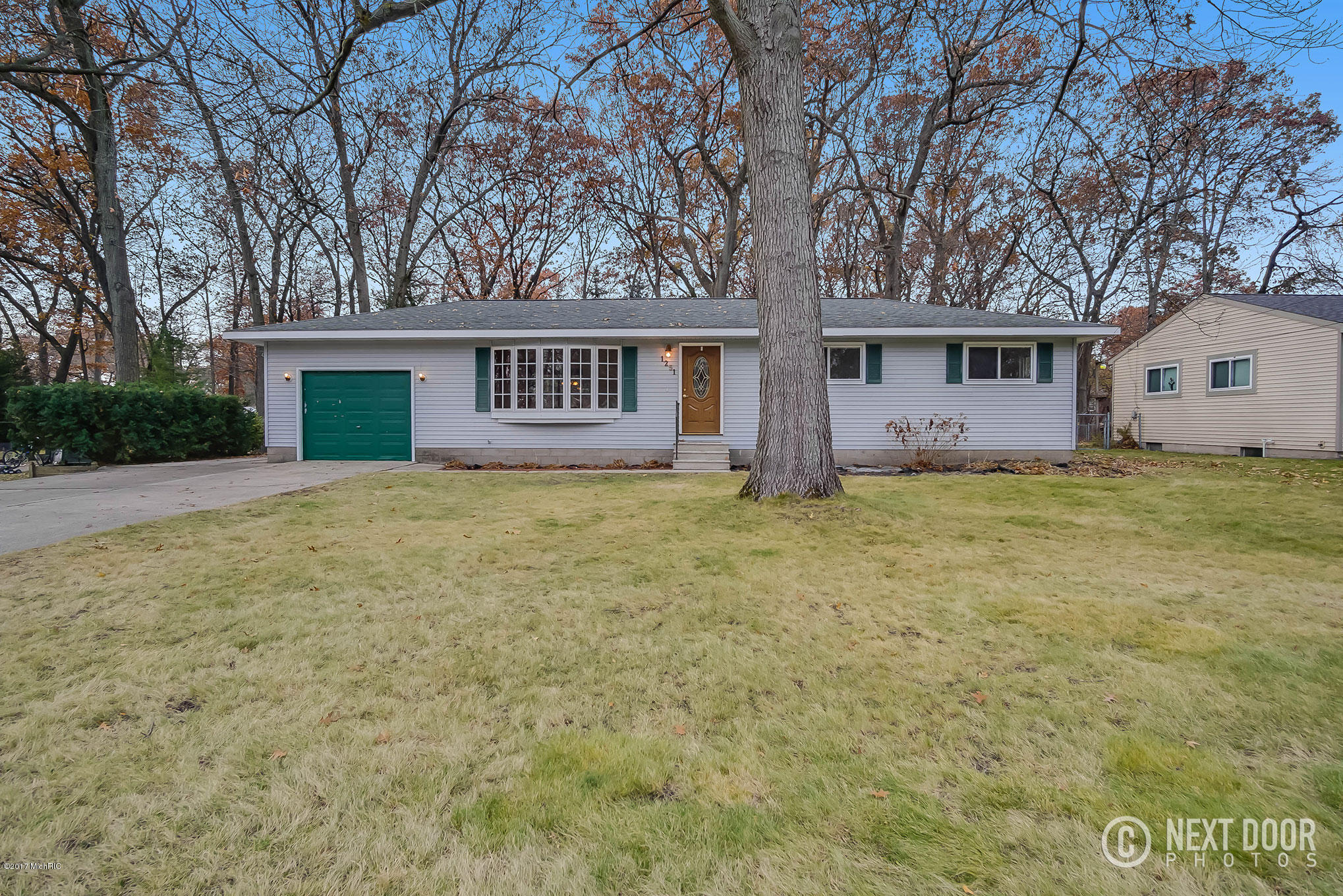1251 Joslyn Road Muskegon, MI 49445 - Photo 3 of 36 DSC05086_blended