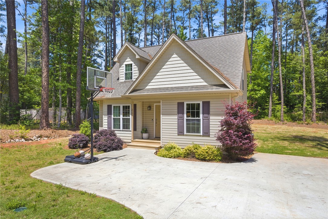 213-217 Singing Pines Road Seneca, SC 29678 - Photo 3 of 27