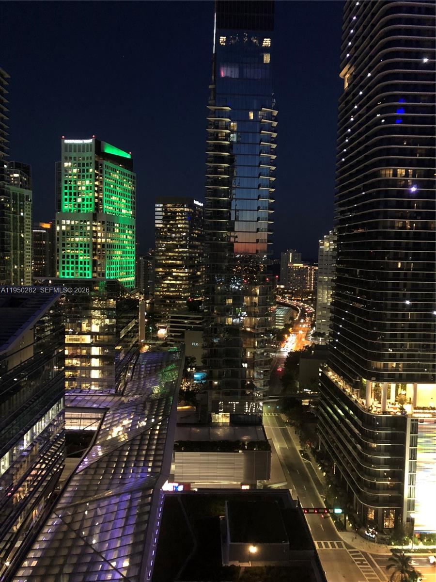 88 Southwest 7th Street, Unit 2203 Miami, FL 33130 - Photo 35 of 37