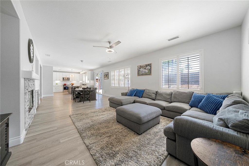 17889 Orangewood Lane Riverside, CA 92503 - Photo 7 of 43