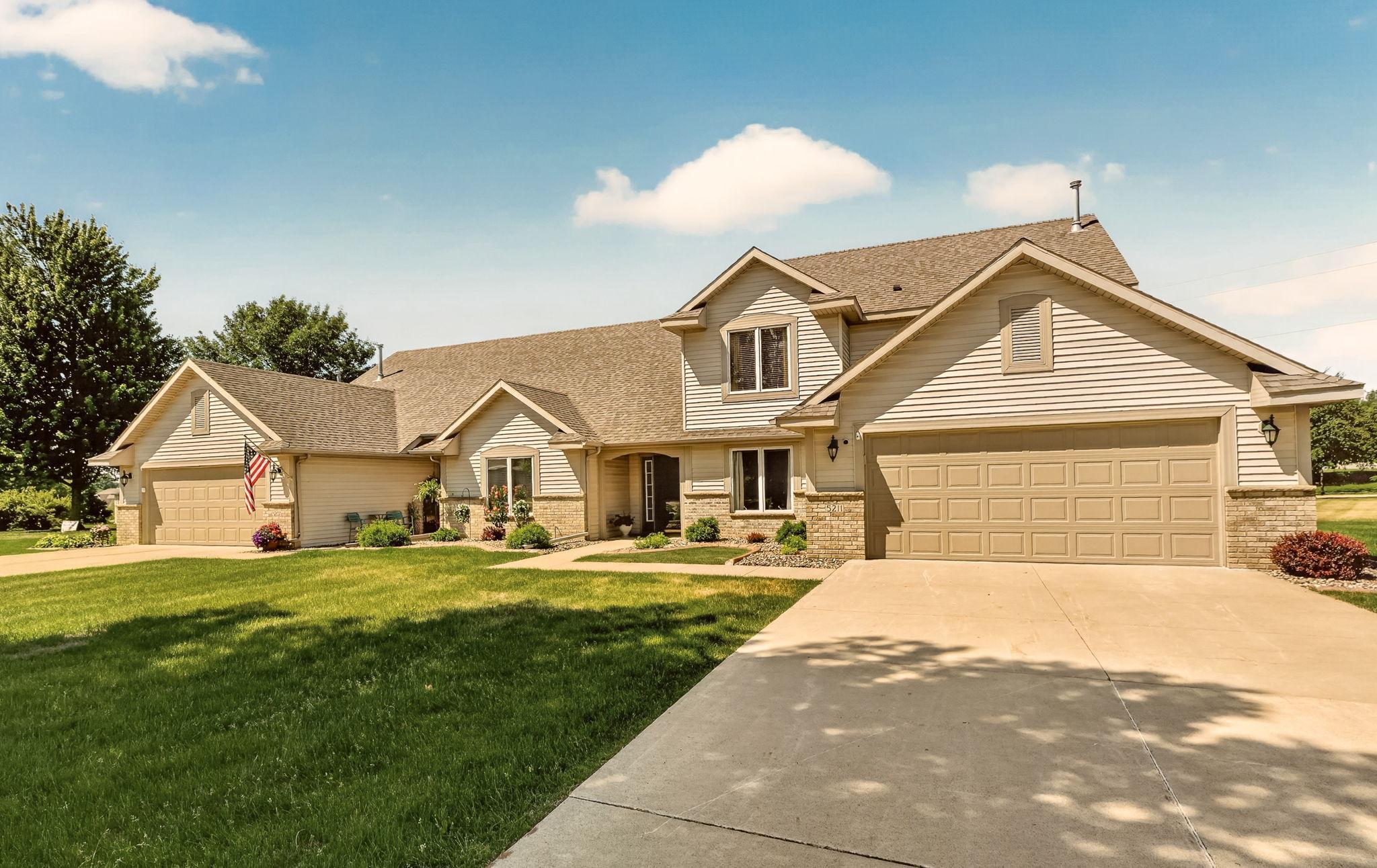 5211 Gemstone Lane Northwest Rochester, MN 55901 - Photo 2 of 33