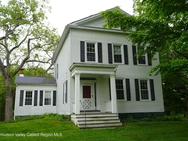 $3,200 | 72 Highway 9H, Hudson, NY 12534