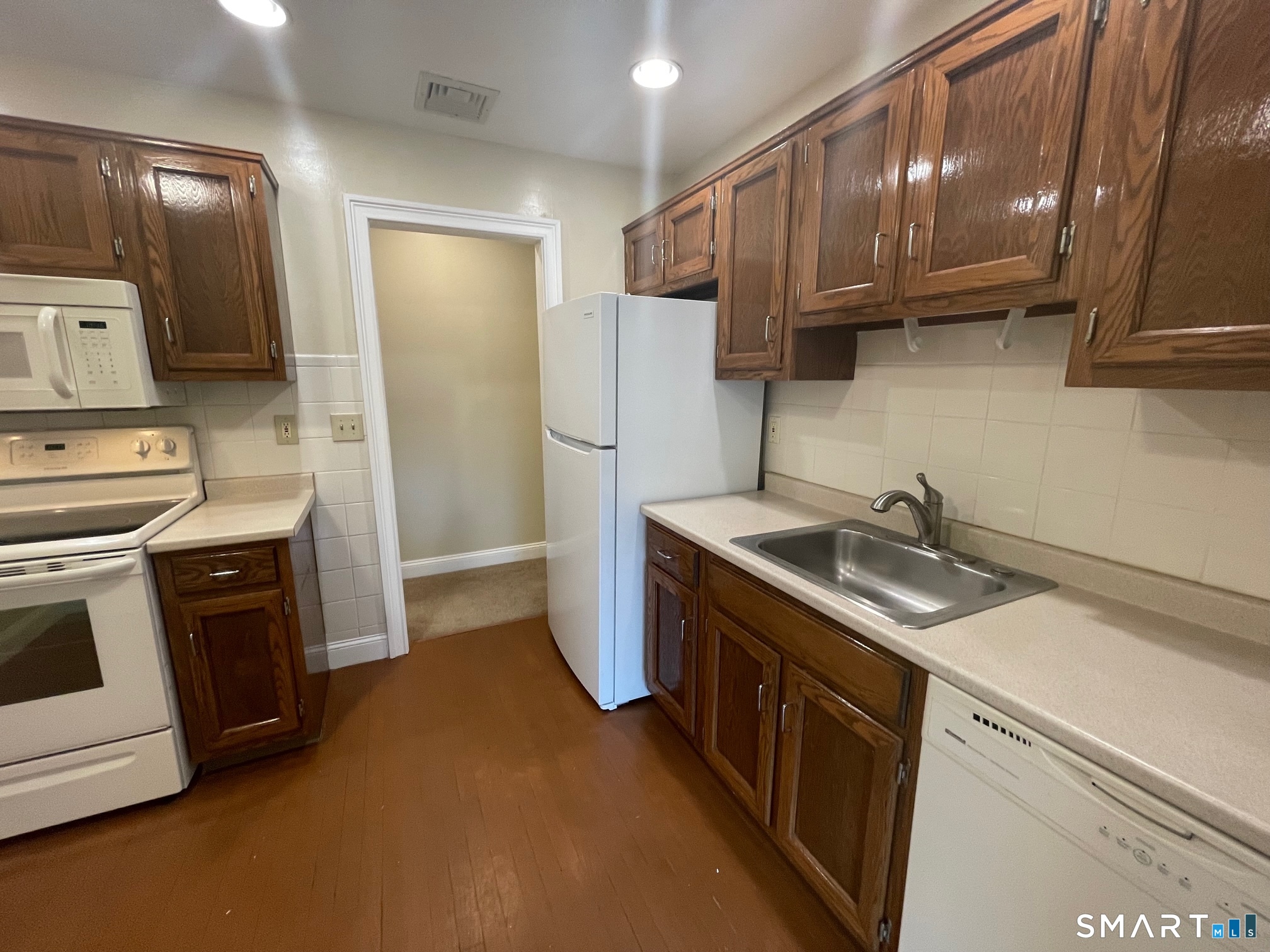 166 Old Brookfield Road, Unit 7A5 Danbury, CT 06811 - Photo 11 of 26