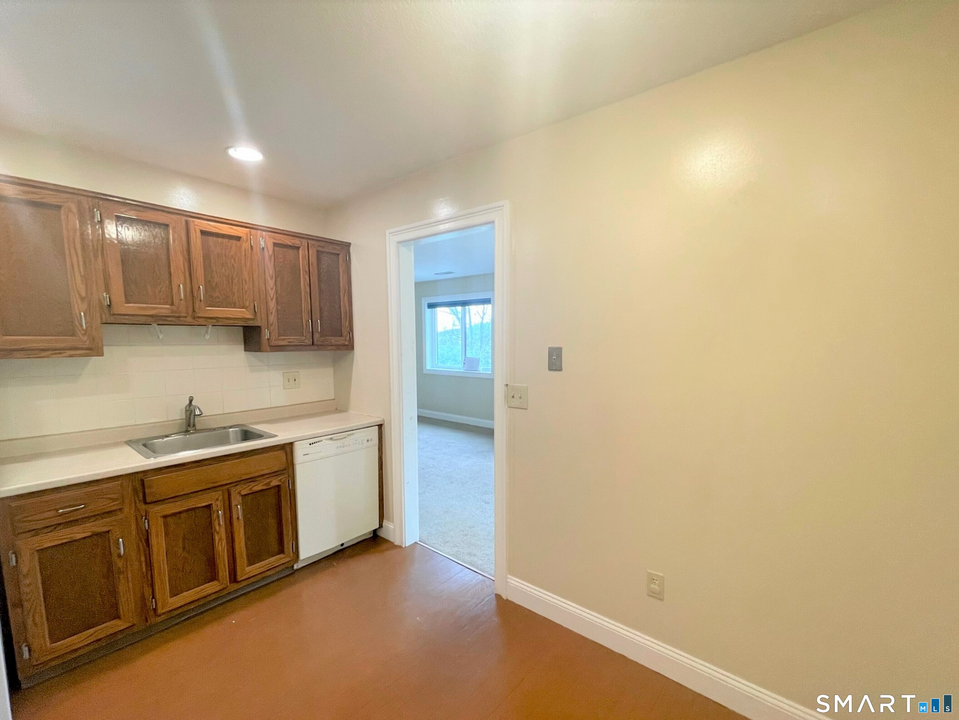 166 Old Brookfield Road, Unit 7A5 Danbury, CT 06811 - Photo 14 of 26