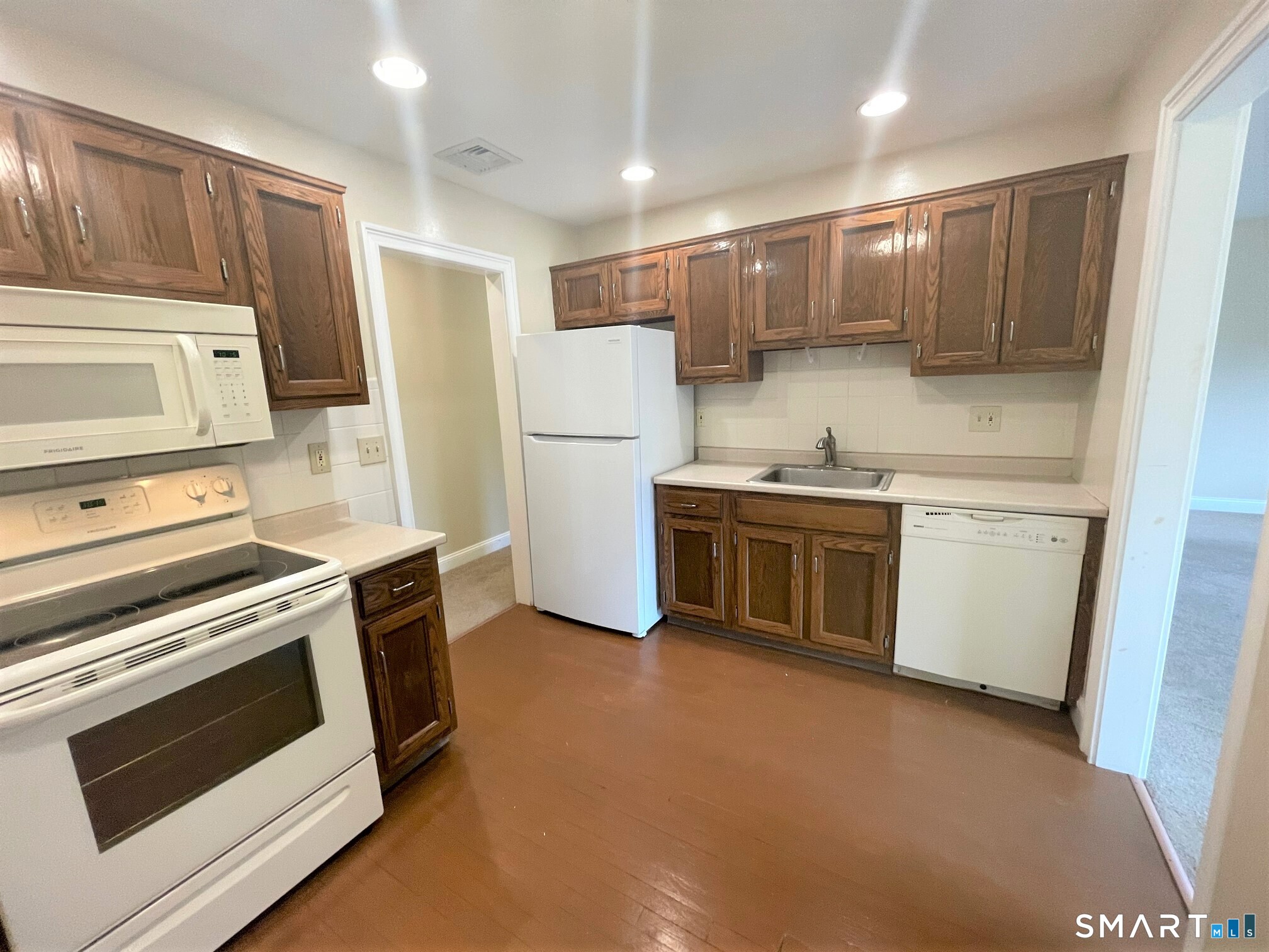 166 Old Brookfield Road, Unit 7A5 Danbury, CT 06811 - Photo 9 of 26