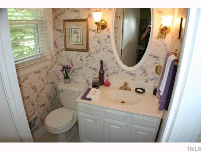 5109 Wickham Road Raleigh, NC 27606 - Photo 8 of 12