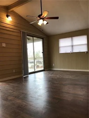 $1,025 | 1000 Holiday Drive, Tool, TX 75143