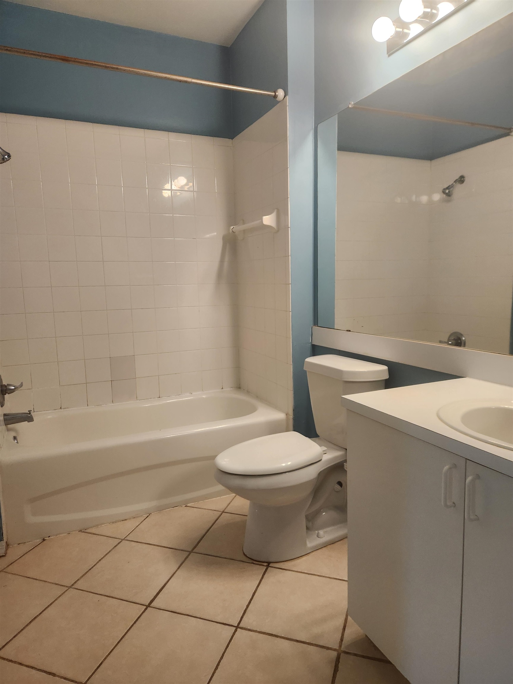 510 Florida Club Boulevard, Unit 304 St. Augustine, FL 32084 - Photo 13 of 24 a bathroom with a toilet sink and shower