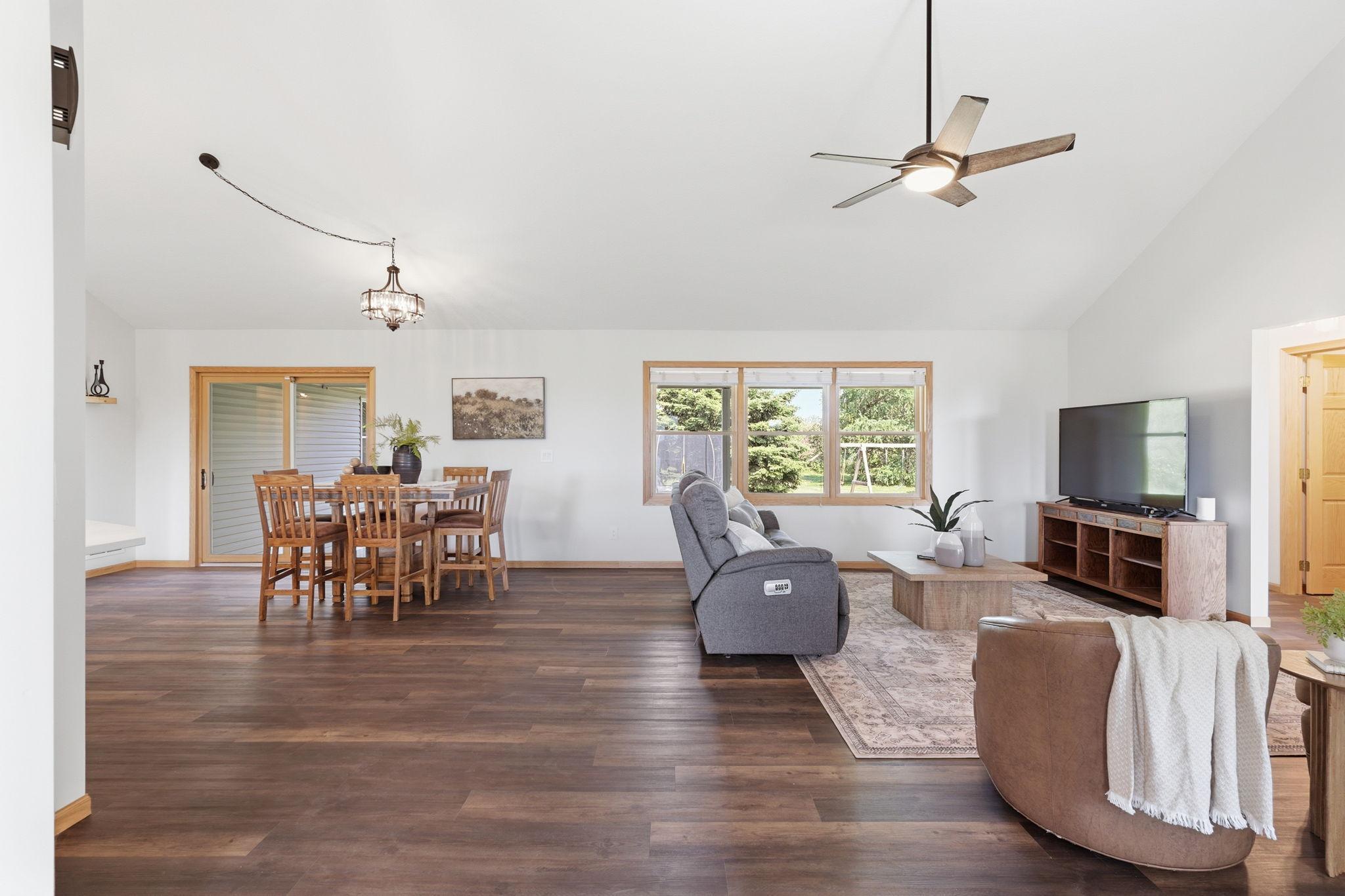 545 Kreuziger Road Roberts, WI 54023 - Photo 4 of 31