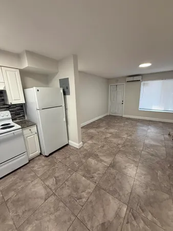 $1,800 | 1231 West River Drive, Unit 14, Margate, FL 33063