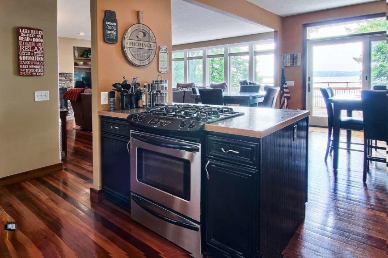 9403 North Long Lake Road Traverse City, MI 49685 - Photo 21 of 62 IMG_0453-HDR(6)-1280