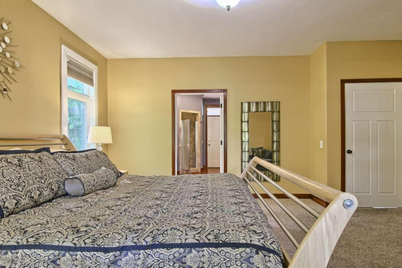 9403 North Long Lake Road Traverse City, MI 49685 - Photo 24 of 62 IMG_0531-HDR(6)-1280