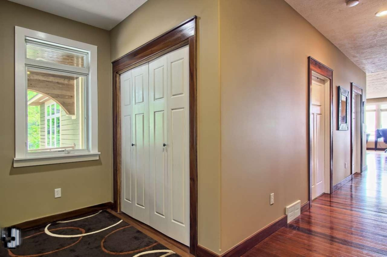 9403 North Long Lake Road Traverse City, MI 49685 - Photo 29 of 62 IMG_0501-HDR(6)-1280