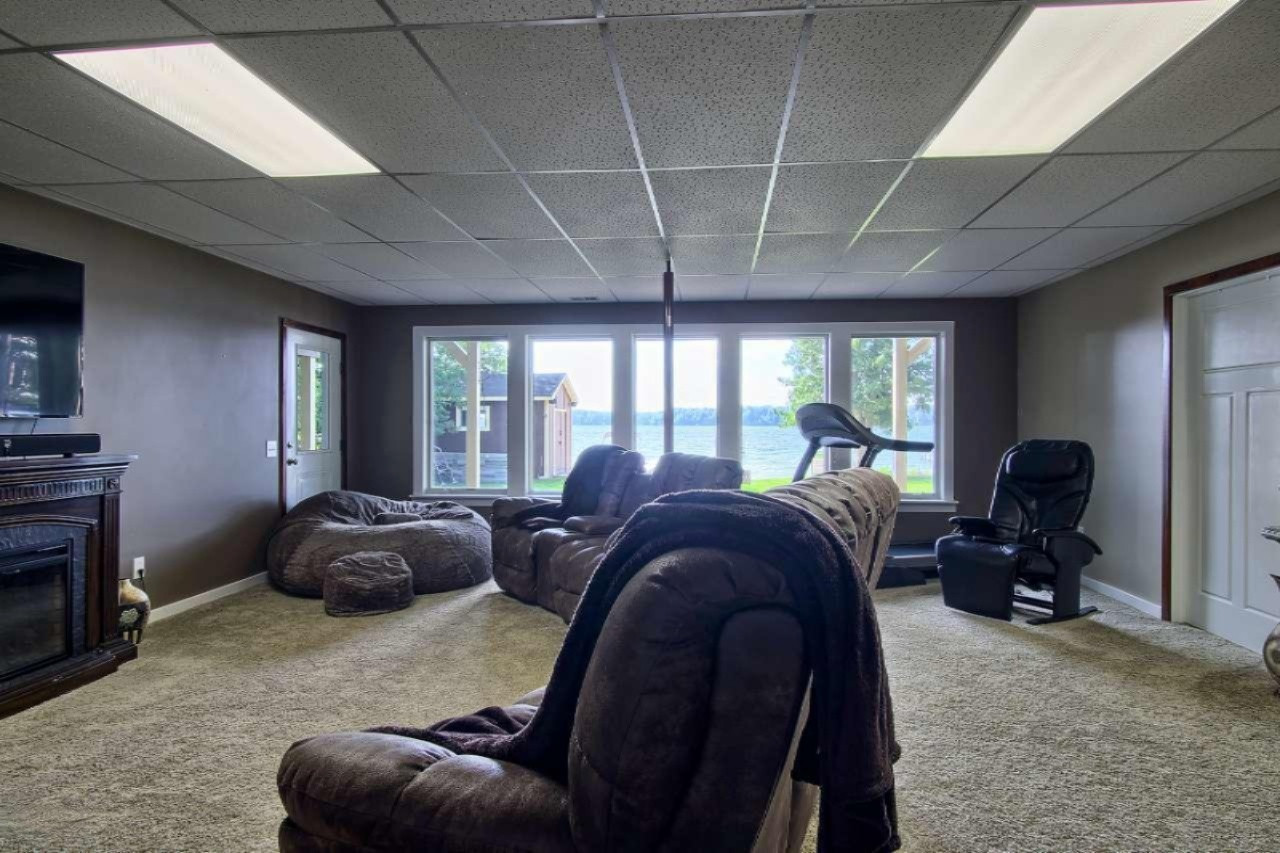 9403 North Long Lake Road Traverse City, MI 49685 - Photo 42 of 62 IMG_0573-HDR(6)-1280