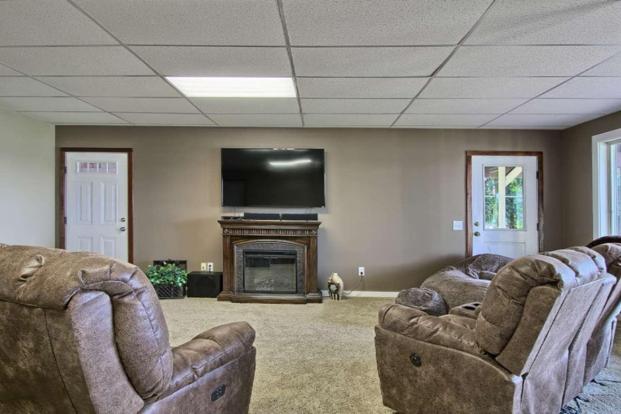 9403 North Long Lake Road Traverse City, MI 49685 - Photo 44 of 62 IMG_0627-HDR(6)-1280