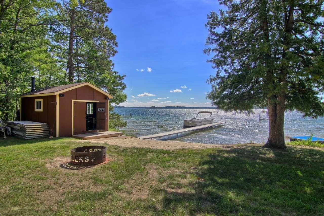 9403 North Long Lake Road Traverse City, MI 49685 - Photo 50 of 62 IMG_1114-HDR(6)-1280