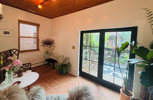 $1,300,000 | 1951 West Evergreen Avenue, Chicago, IL 60622