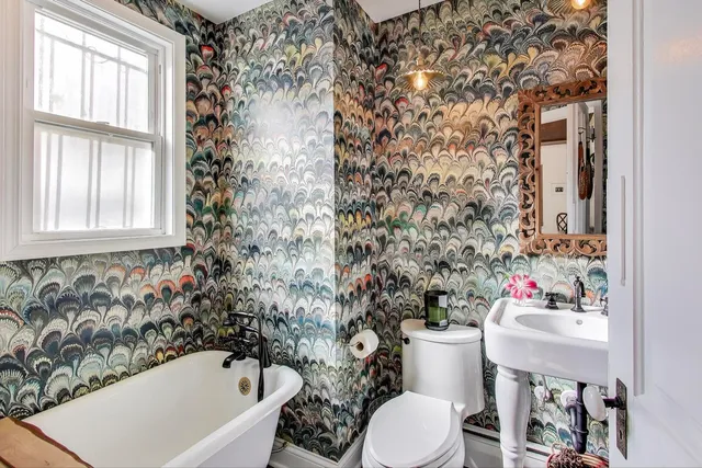 $1,250,000 | 1951 West Evergreen Avenue, Chicago, IL 60622