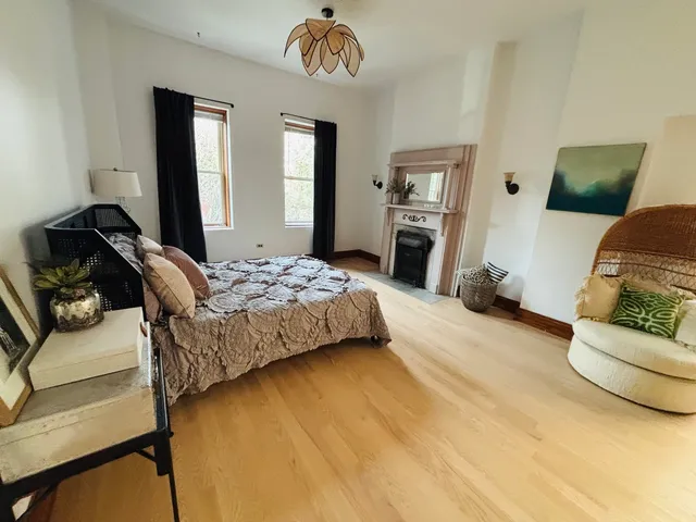 $1,300,000 | 1951 West Evergreen Avenue, Chicago, IL 60622