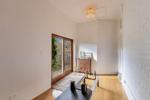 $1,300,000 | 1951 West Evergreen Avenue, Chicago, IL 60622