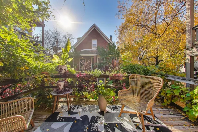 $1,250,000 | 1951 West Evergreen Avenue, Chicago, IL 60622