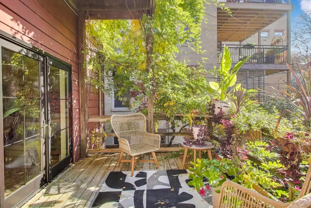 $1,250,000 | 1951 West Evergreen Avenue, Chicago, IL 60622