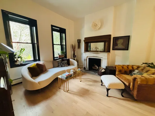 $1,300,000 | 1951 West Evergreen Avenue, Chicago, IL 60622