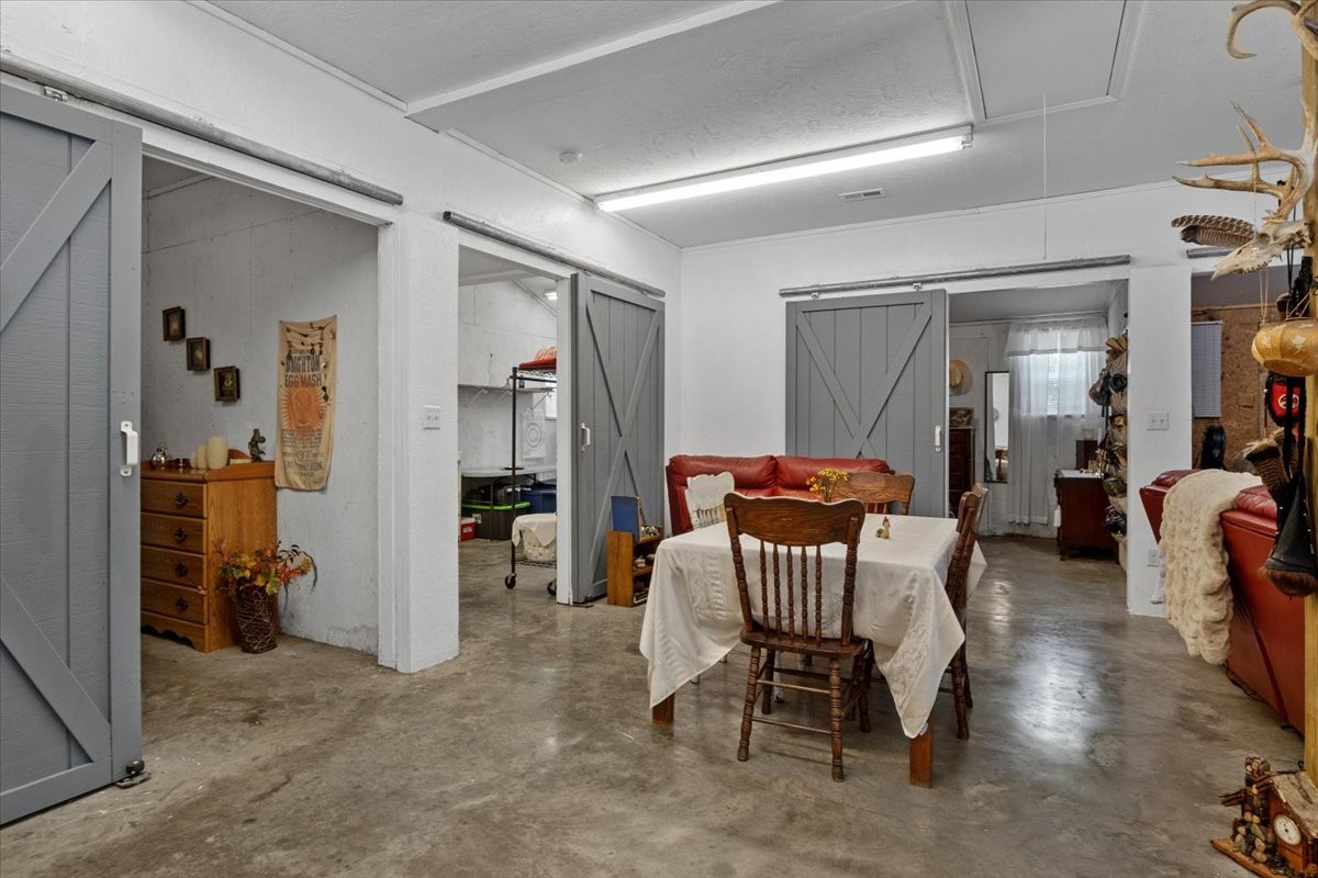 100 Croff Lane McEwen, TN 37101 - Photo 13 of 63 a living room with furniture and a mirror