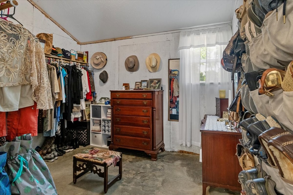 100 Croff Lane McEwen, TN 37101 - Photo 19 of 63 a view of walk in closet
