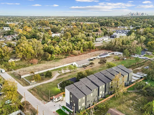 $339,990 | 6631 Katarani Drive, Houston, TX 77091