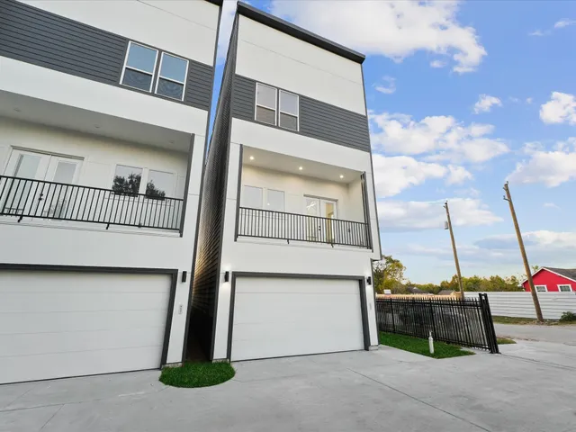 $339,990 | 6631 Katarani Drive, Houston, TX 77091