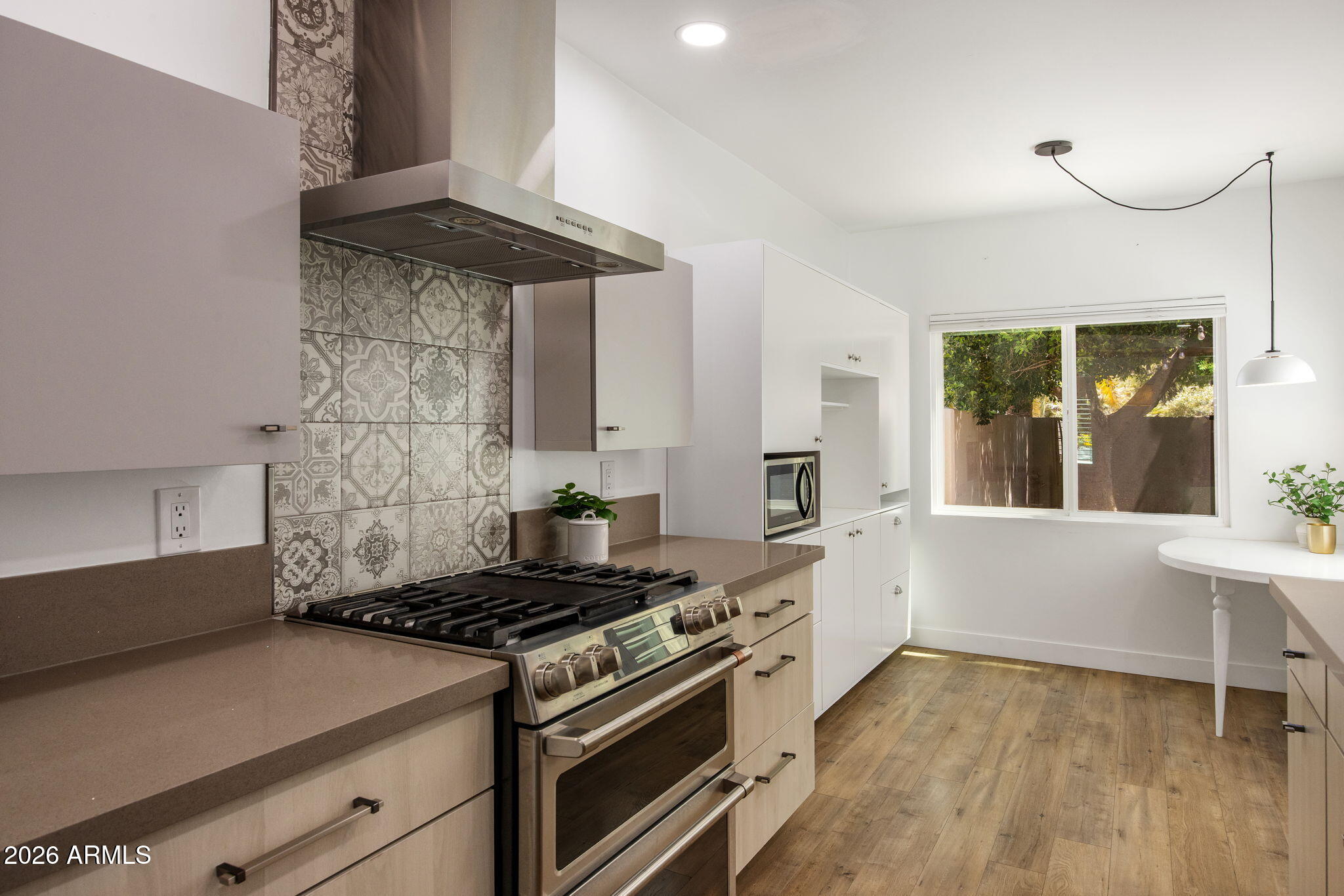 216 West Winged Foot Road Phoenix, AZ 85023 - Photo 6 of 39
