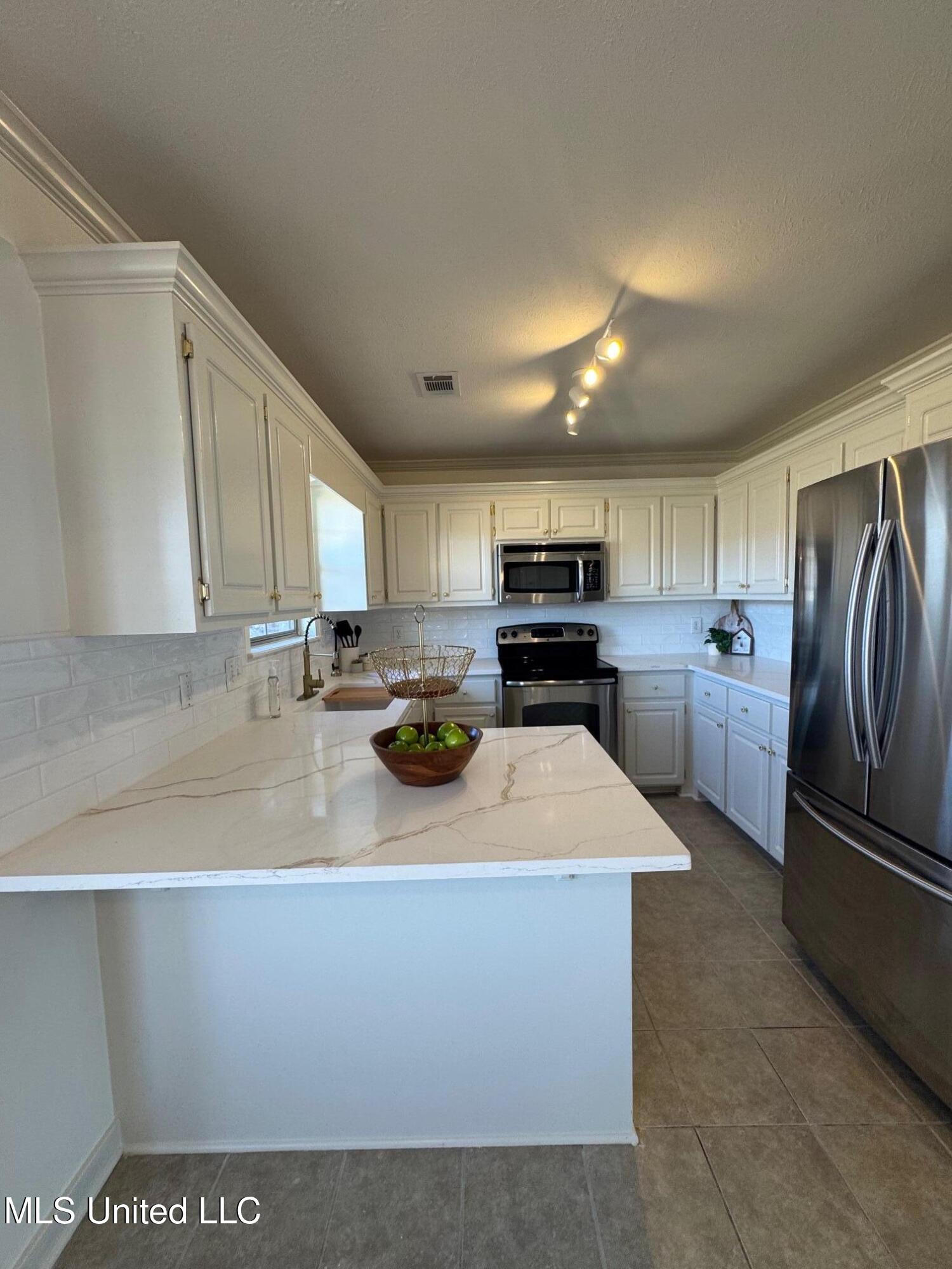 106 Ash Ridge Place Pearl, MS 39208 - Photo 7 of 27 IMG_6833