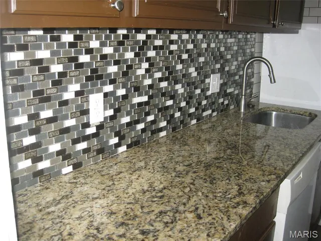 $179,900 | 6304 Cabanne Avenue, University City, MO 63130