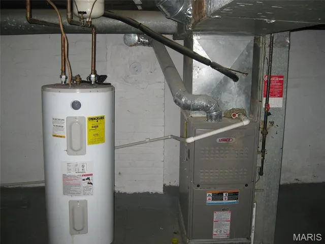 $179,900 | 6304 Cabanne Avenue, University City, MO 63130