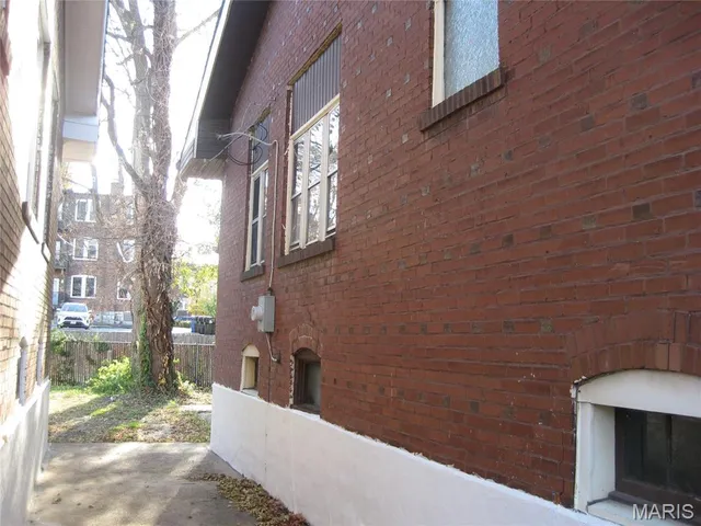 $179,900 | 6304 Cabanne Avenue, University City, MO 63130