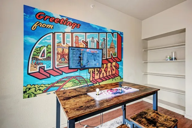 $2,495 | 5117 North Lamar Boulevard, Unit 204, Austin, TX 78751