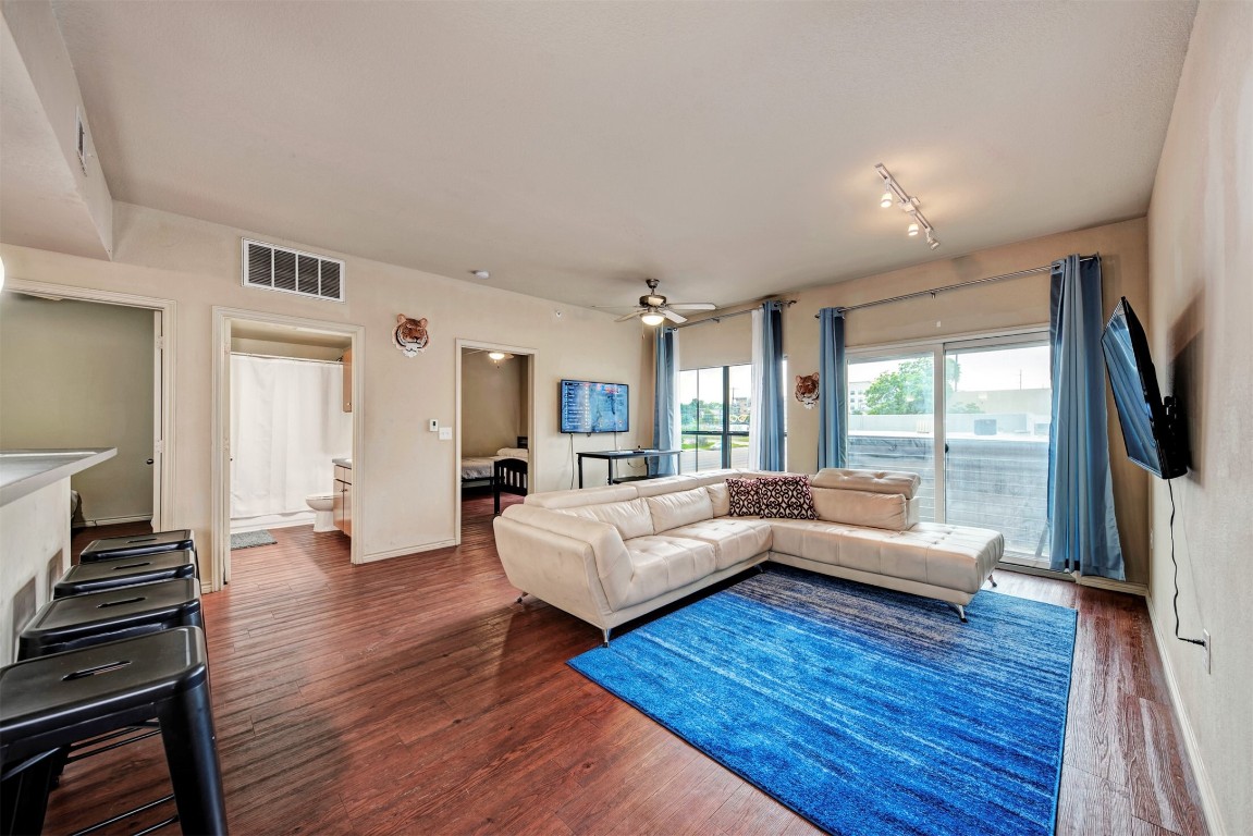 5117 North Lamar Boulevard, Unit 204 Austin, TX 78751 - Photo 4 of 12