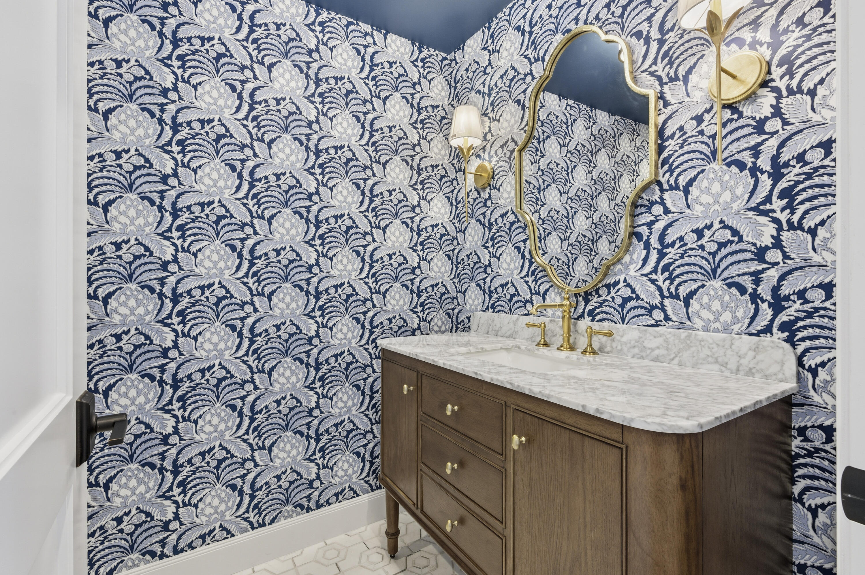 201 Murray Road West Palm Beach, FL 33405 - Photo 15 of 43 1ST FLR POWDER ROOM