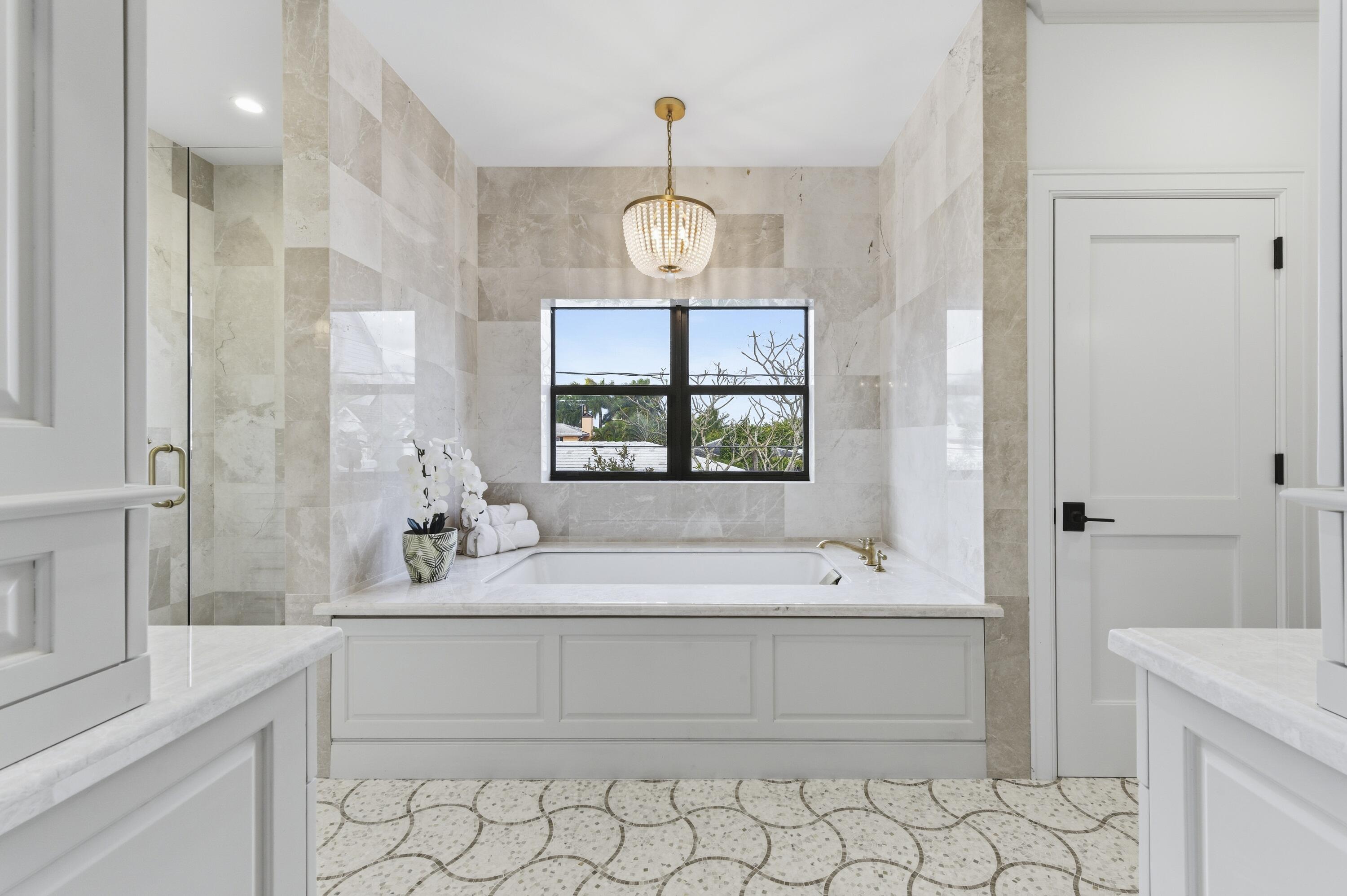 201 Murray Road West Palm Beach, FL 33405 - Photo 18 of 43 2ND FLR PRIMARY BATHROOM