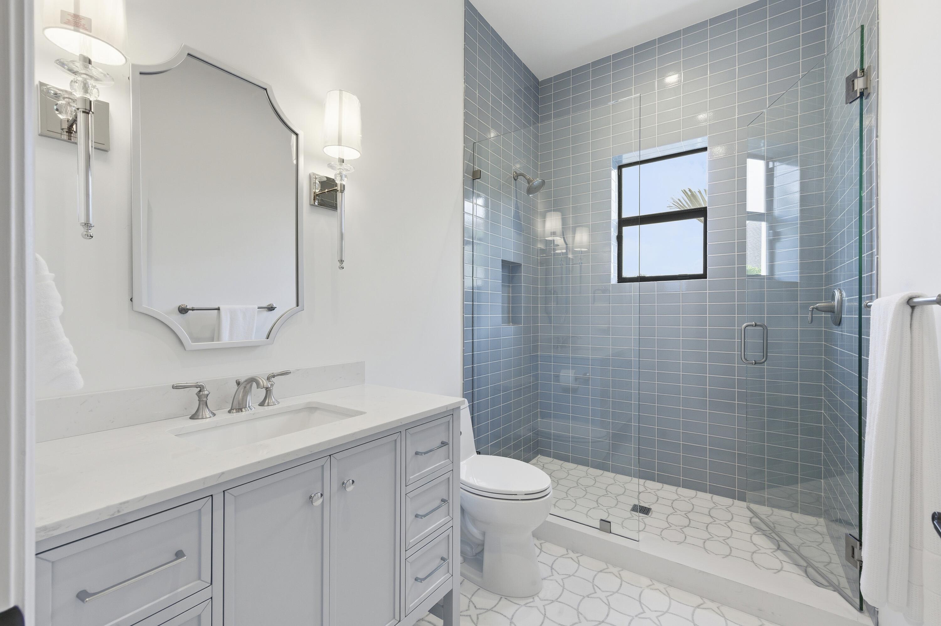 201 Murray Road West Palm Beach, FL 33405 - Photo 27 of 43 2ND FLR - GUEST SUITE 3 BATHROOM