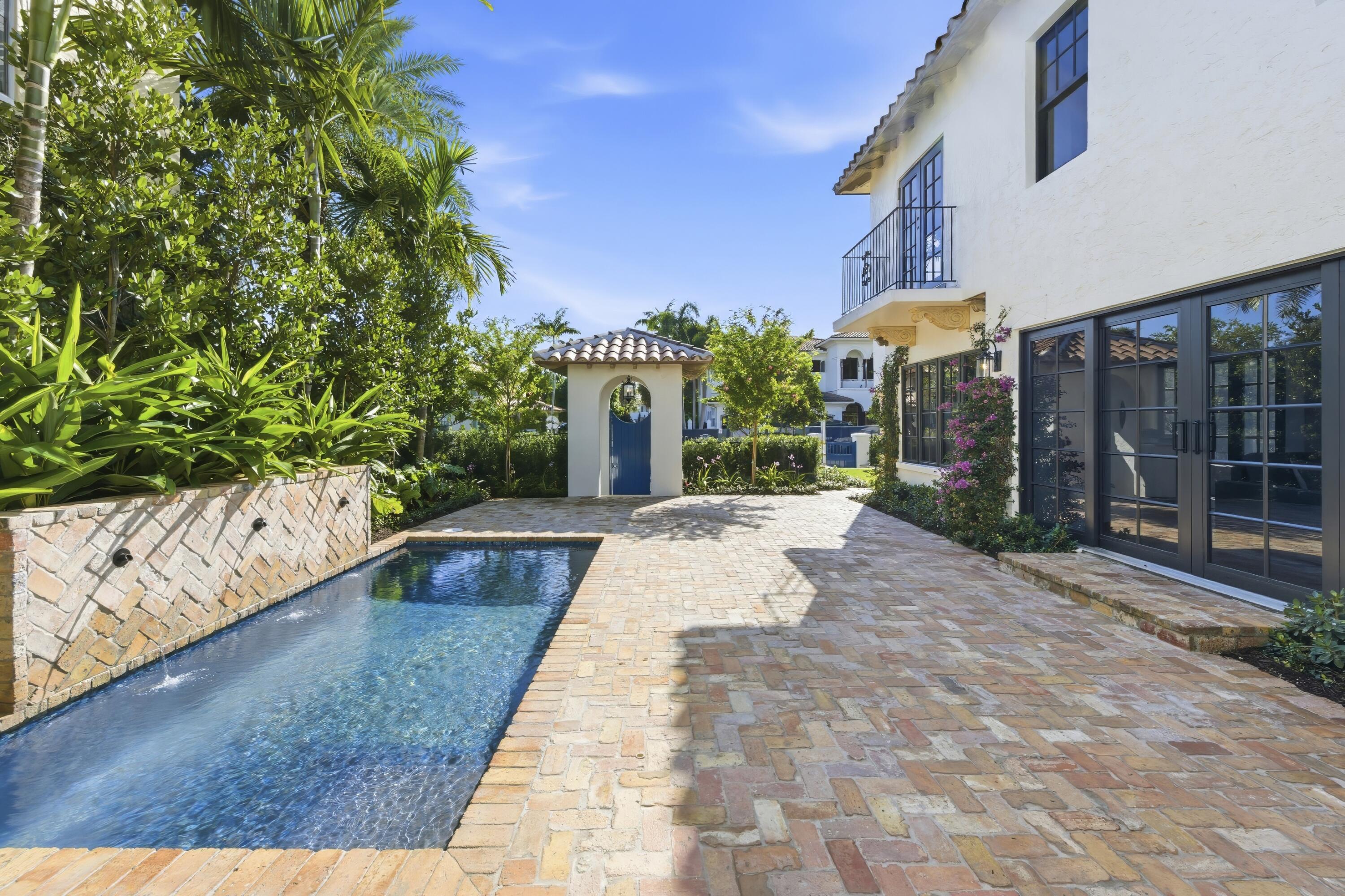 201 Murray Road West Palm Beach, FL 33405 - Photo 35 of 43 COURTYARD