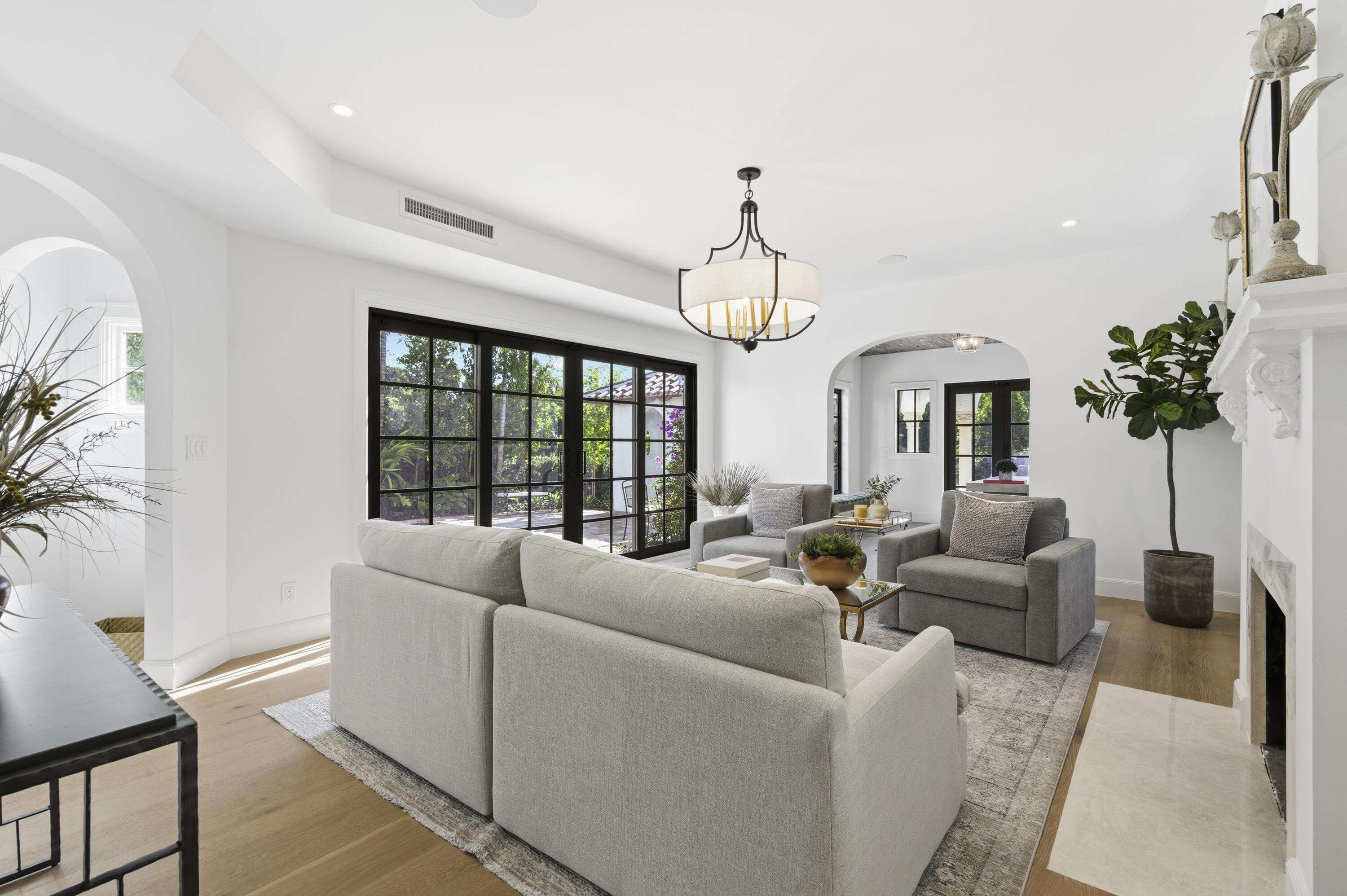 201 Murray Road West Palm Beach, FL 33405 - Photo 6 of 43 FORMAL LIVING ROOM