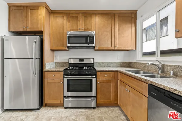 $1,895 | 1235 North Harper Avenue, Unit 19, West Hollywood, CA 90046